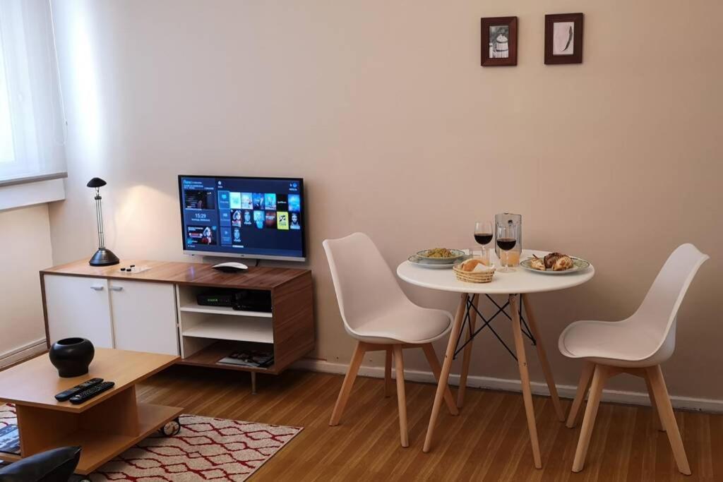 2 Ambientes En Almagro En Av Corrientes Para 2 Personas Apartment Buenos Aires Exterior foto